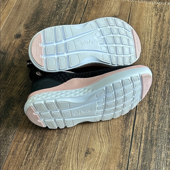 XLR8 Women's Black and Pink Sneakers - Picture 6 of 12